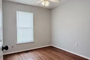 13042 Hunterbrook Dr, Woodbridge, VA 22192 - Photo 15
