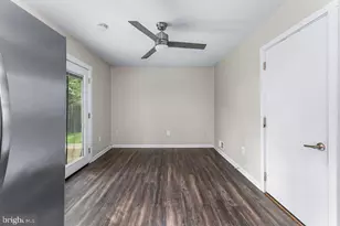 15105 Cloverdale Rd, Woodbridge, VA 22193 - Photo 13