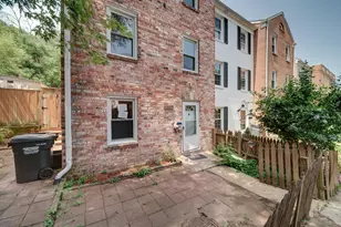 16708 Chowning Ct, Woodbridge, VA 22191 - Photo 3