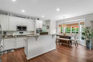 2098 Powells Landing Cir, Woodbridge, VA 22191 - Photo 17