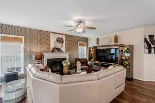 2098 Powells Landing Cir, Woodbridge, VA 22191 - Photo 9
