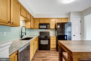 7057 Sauvage Ln, Gainesville, VA 20155 - Photo 13