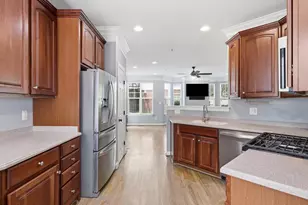 10009 Orland Stone Dr, Bristow, VA 20136 - Photo 13