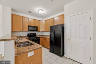 15503 John Diskin Cir, Woodbridge, VA 22191 - Photo 13