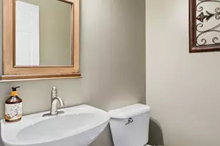 15547 Atterbury Ct, Dumfries, VA 22025 - Photo 11
