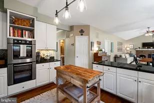 15547 Atterbury Ct, Dumfries, VA 22025 - Photo 21