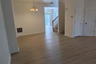 17289 Vaughn Ln, Dumfries, VA 22026 - Photo 7