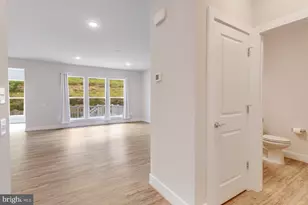 1988 Silver Sycamore Ln, Dumfries, VA 22026 - Photo 59