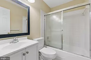 12789 Cara Dr, Woodbridge, VA 22192 - Photo 17