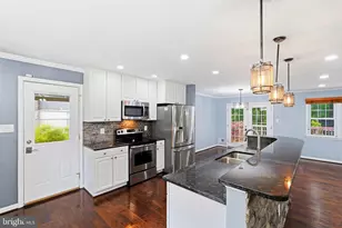 12017 William and Mary Cir, Woodbridge, VA 22192 - Photo 9