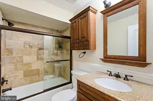 12017 William and Mary Cir, Woodbridge, VA 22192 - Photo 25
