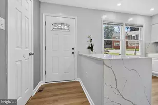 2006 Mayflower Dr, Woodbridge, VA 22192 - Photo 3