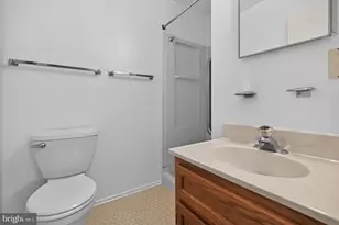 13996 Lakeview Dr, Gainesville, VA 20155 - Photo 25