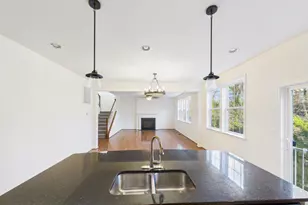 18213 Jillian Ln, Triangle, VA 22172 - Photo 3