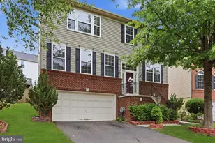 2917 Markhams Grant Dr, Woodbridge, VA 22191 - Photo 1