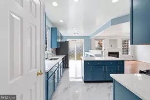 2917 Markhams Grant Dr, Woodbridge, VA 22191 - Photo 11