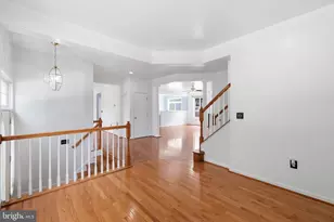 2917 Markhams Grant Dr, Woodbridge, VA 22191 - Photo 5