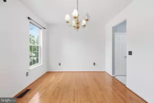 2917 Markhams Grant Dr, Woodbridge, VA 22191 - Photo 7
