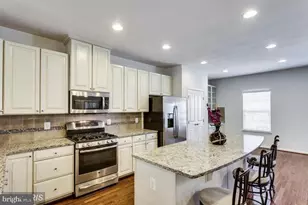 13557 Handel Pl, Gainesville, VA 20155 - Photo 9