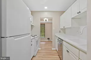 7589 Margate Ct, Manassas, VA 20109 - Photo 9