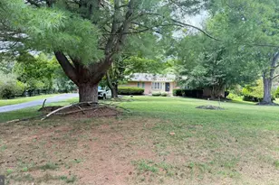 4800 Maurine Ct, Gainesville, VA 20155 - Photo 1