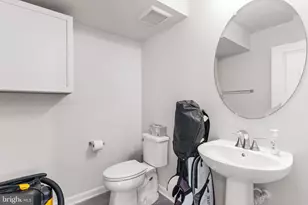18277 Summit Pointe Dr, Triangle, VA 22172 - Photo 11