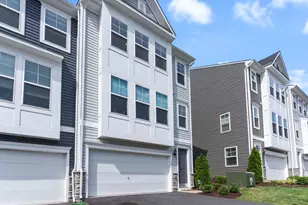 18277 Summit Pointe Dr, Triangle, VA 22172 - Photo 3