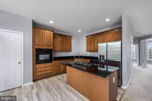 2192 Armitage Ct, Woodbridge, VA 22191 - Photo 3