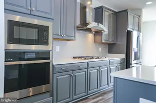 6722 Upland Mnr Dr, Gainesville, VA 20155 - Photo 7