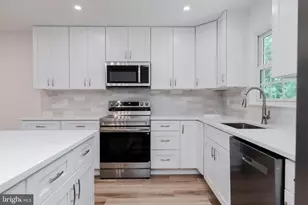12703 Lockleven Ln, Woodbridge, VA 22192 - Photo 15