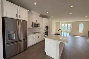 3809 Shale Rdg Rd, Woodbridge, VA 22193 - Photo 5