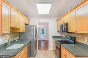 12204 Harbor Dr, Woodbridge, VA 22192 - Photo 11