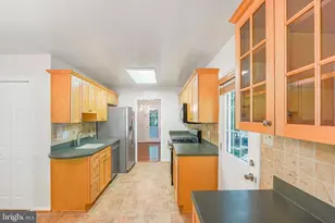 12204 Harbor Dr, Woodbridge, VA 22192 - Photo 9