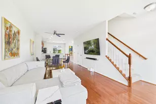 15653 John Diskin Cir, Woodbridge, VA 22191 - Photo 9
