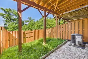 15653 John Diskin Cir, Woodbridge, VA 22191 - Photo 17