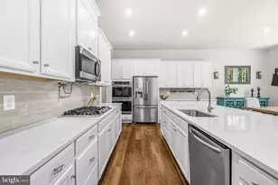 6753 John Mallard Dr, Manassas, VA 20112 - Photo 17