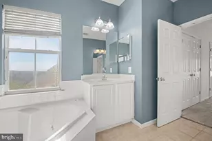 3041 Chinkapin Oak Ln, Woodbridge, VA 22191 - Photo 7