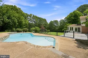 8010 Hillcrest Dr, Manassas, VA 20111 - Photo 9