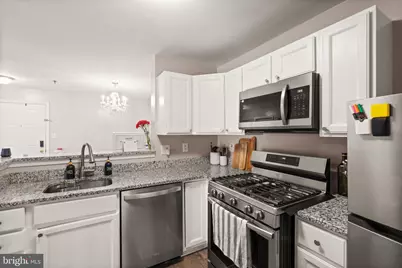 1025 Gardenview Loop #302, Woodbridge, VA 22191 - Photo 11