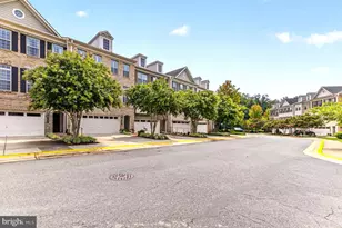8007 Turtle Crk Cir, Gainesville, VA 20155 - Photo 3