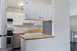 5625 Roundtree Dr, Woodbridge, VA 22193 - Photo 11