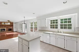 12207 Knightsbridge Dr, Woodbridge, VA 22192 - Photo 13