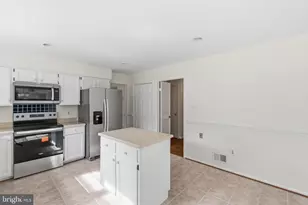 12207 Knightsbridge Dr, Woodbridge, VA 22192 - Photo 15