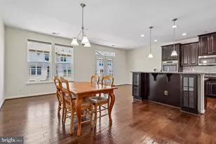 7504 Brunson Cir, Gainesville, VA 20155 - Photo 9