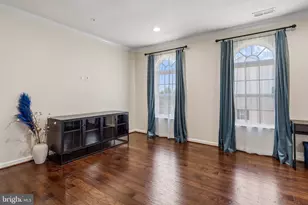 7504 Brunson Cir, Gainesville, VA 20155 - Photo 11