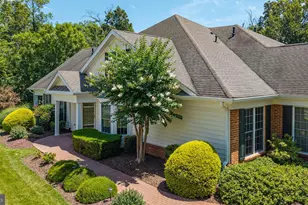 5217 Armour Ct, Haymarket, VA 20169 - Photo 3
