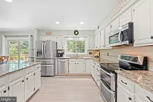 4308 Marquis Pl, Woodbridge, VA 22192 - Photo 7
