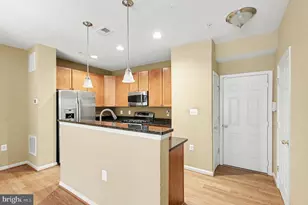 6109 Aster Haven Cir, Haymarket, VA 20169 - Photo 9