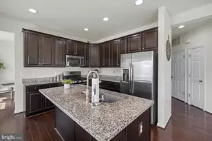 15801 Aerial View Rd, Woodbridge, VA 22193 - Photo 11