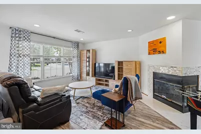 4046 Chetham Way, Woodbridge, VA 22192 - Photo 5